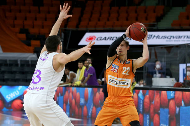 并未满足于 并未满足于